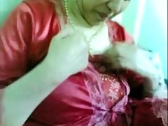 Indian Desi Housewife Showing Boobs and pussy